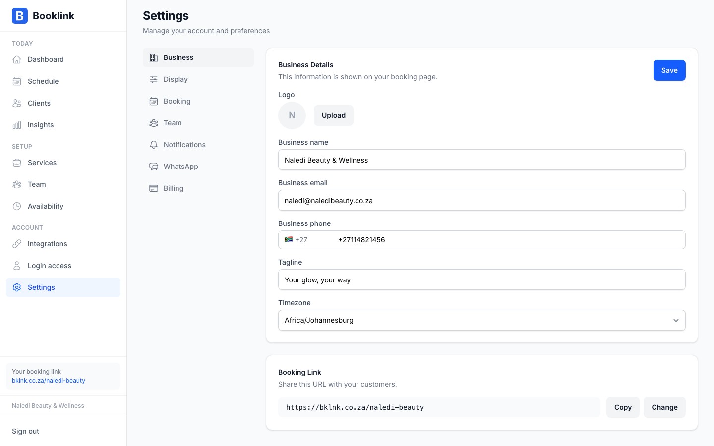 Auto-confirm toggle in booking preferences settings